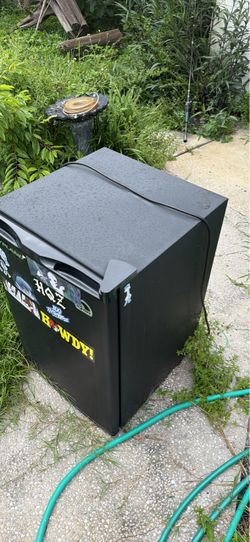 Mini fridge