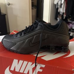 Nike Shox R4