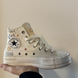 Converse Woman’s Size 6.5