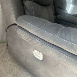 Sofa loveseat recliners