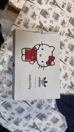 Hello kitty women’s sambas size 6