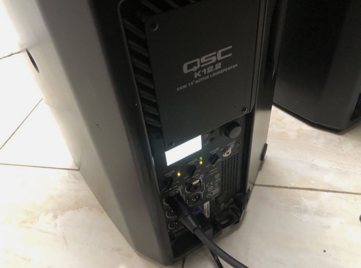 🔊 QSC K12.2 Powered Speakers (Pair) - LIKE NEW 🔊  Selling a pair of QSC K12.2 2000W Powered Speakers – some of the best in the game! ✅ Super clean, 
