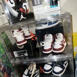 Kids Jordan 1s 