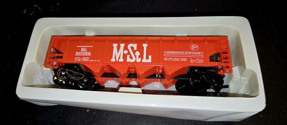 HO Scale Bachmann The Rock 4 Bay Open Hopper Car 541085