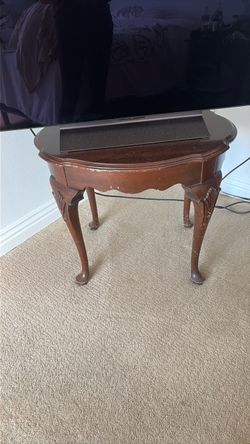 Ethan Allen Small side table