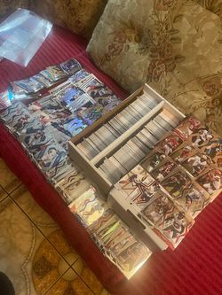 Large Lot of NFL Football Trading Cards, rookies, name players, mostly newer base cards