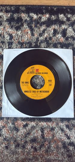 The Kinks - Lola / Mindless Child of Motherhood 7" Vinyl Single