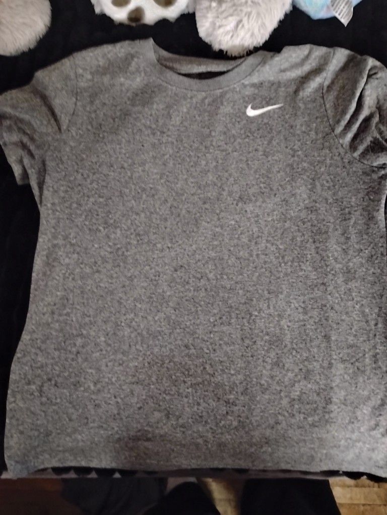 Gray Nike T-shirt