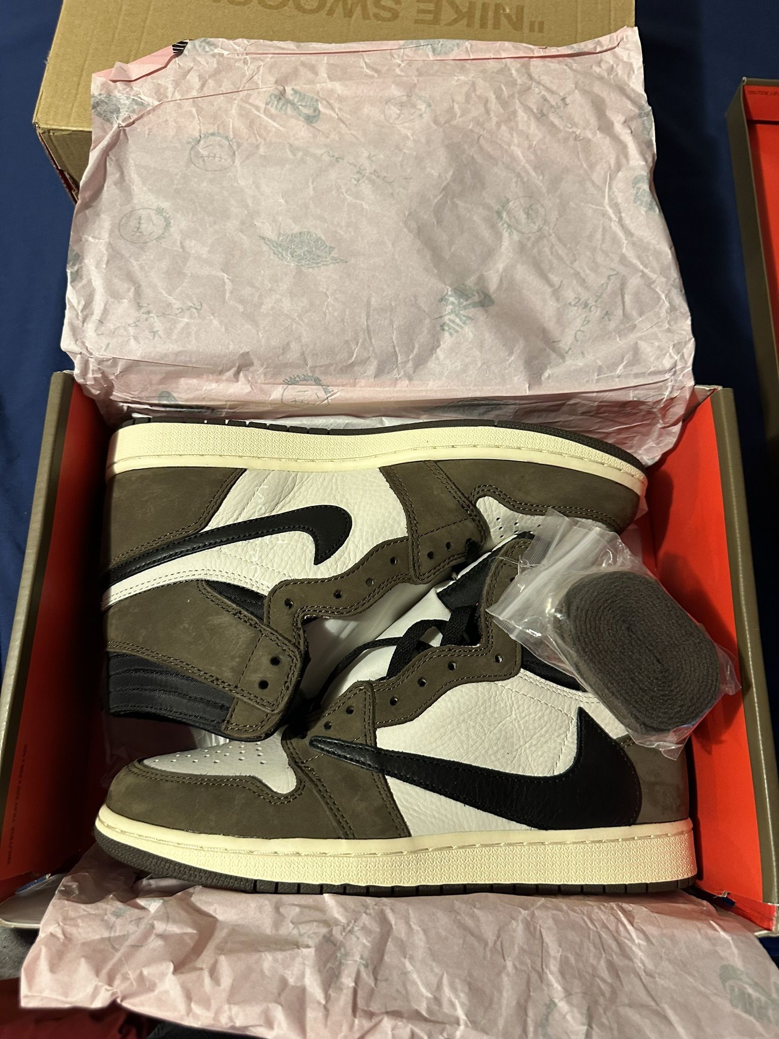 Jordan 1 Travis Scott’s size 10