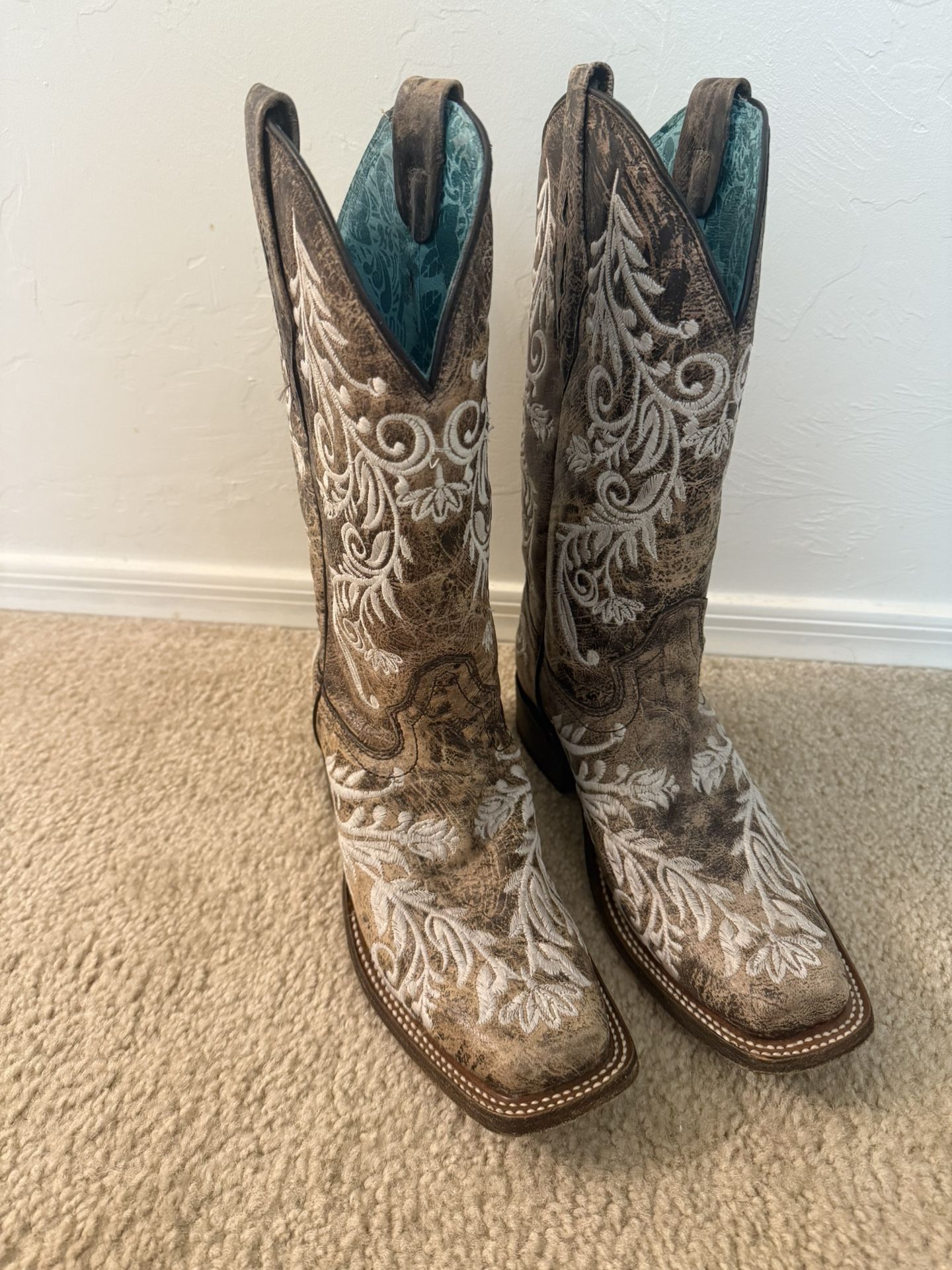 Corral Boots Size 9