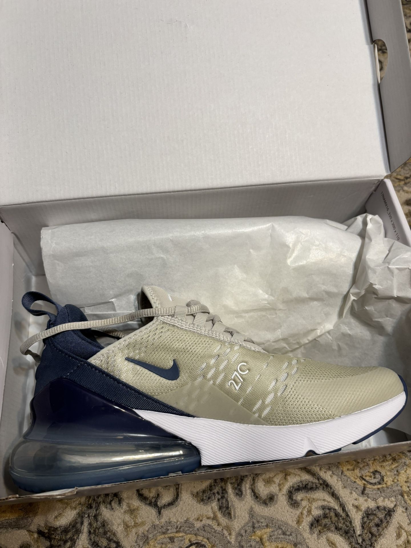 New Womens Nike Air 270s Size 8.5