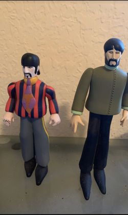 Beetles yellow submarine action figures (Ringo, and George)