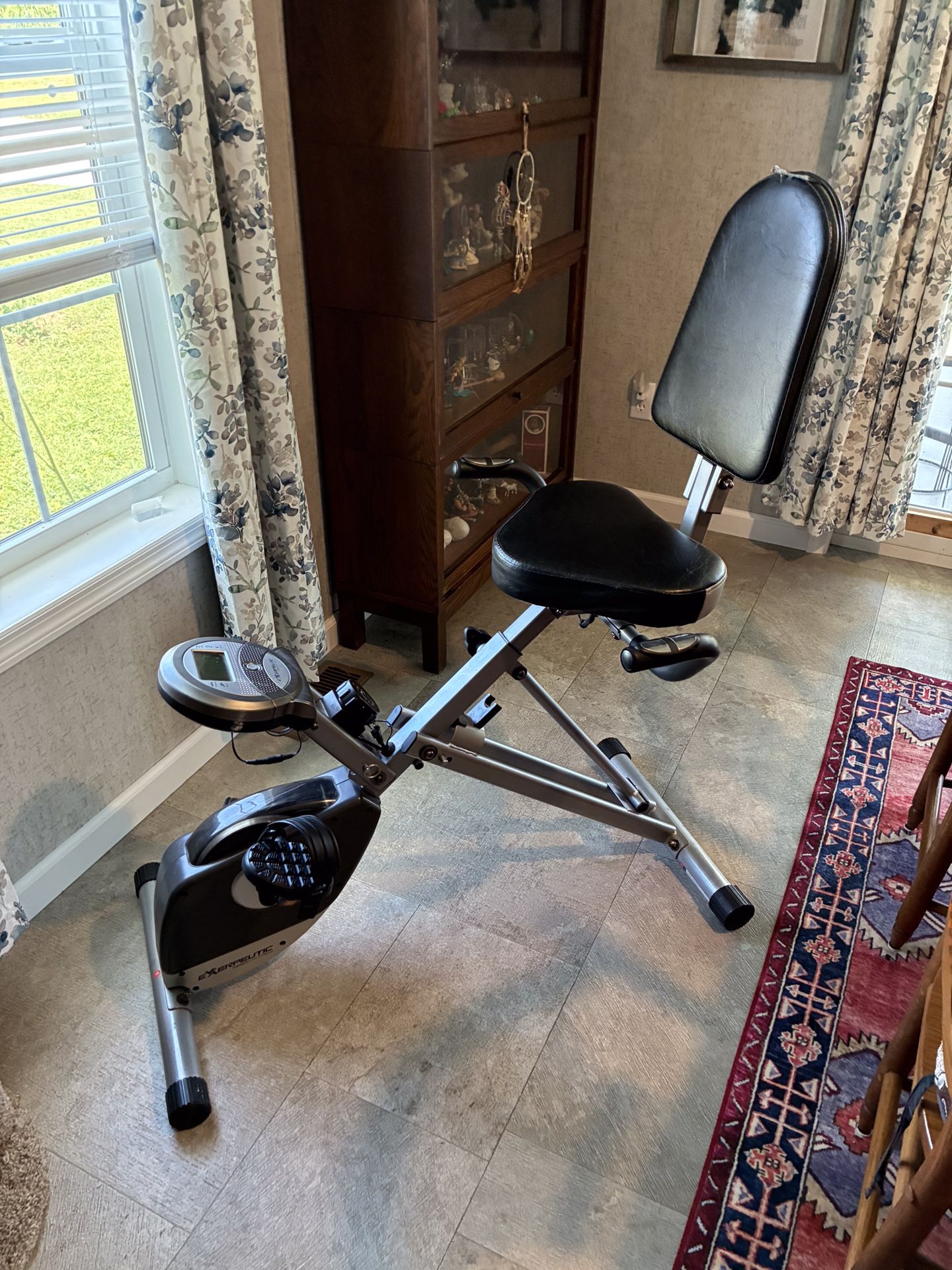Selling a Slightly Used Exercise Bike in Very Good Condition with Very Minimal Damage