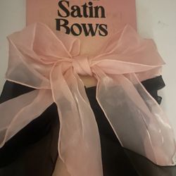 2 pack of satin bows 