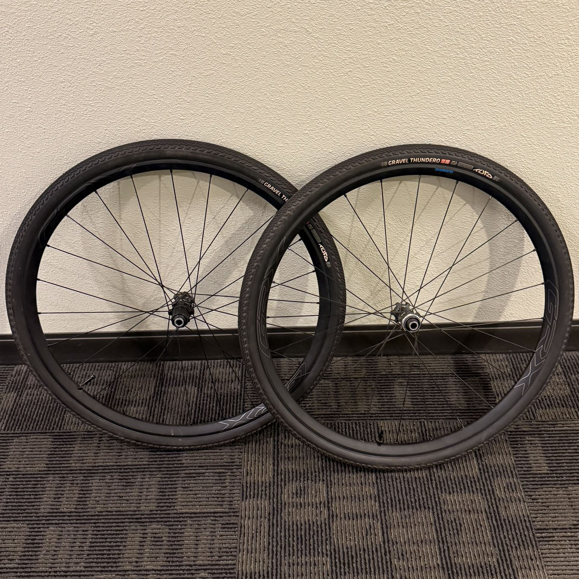Shimano GRX WH-RX570 Disc Wheelset - 700c - HG 11/12 - Tubeless Ready