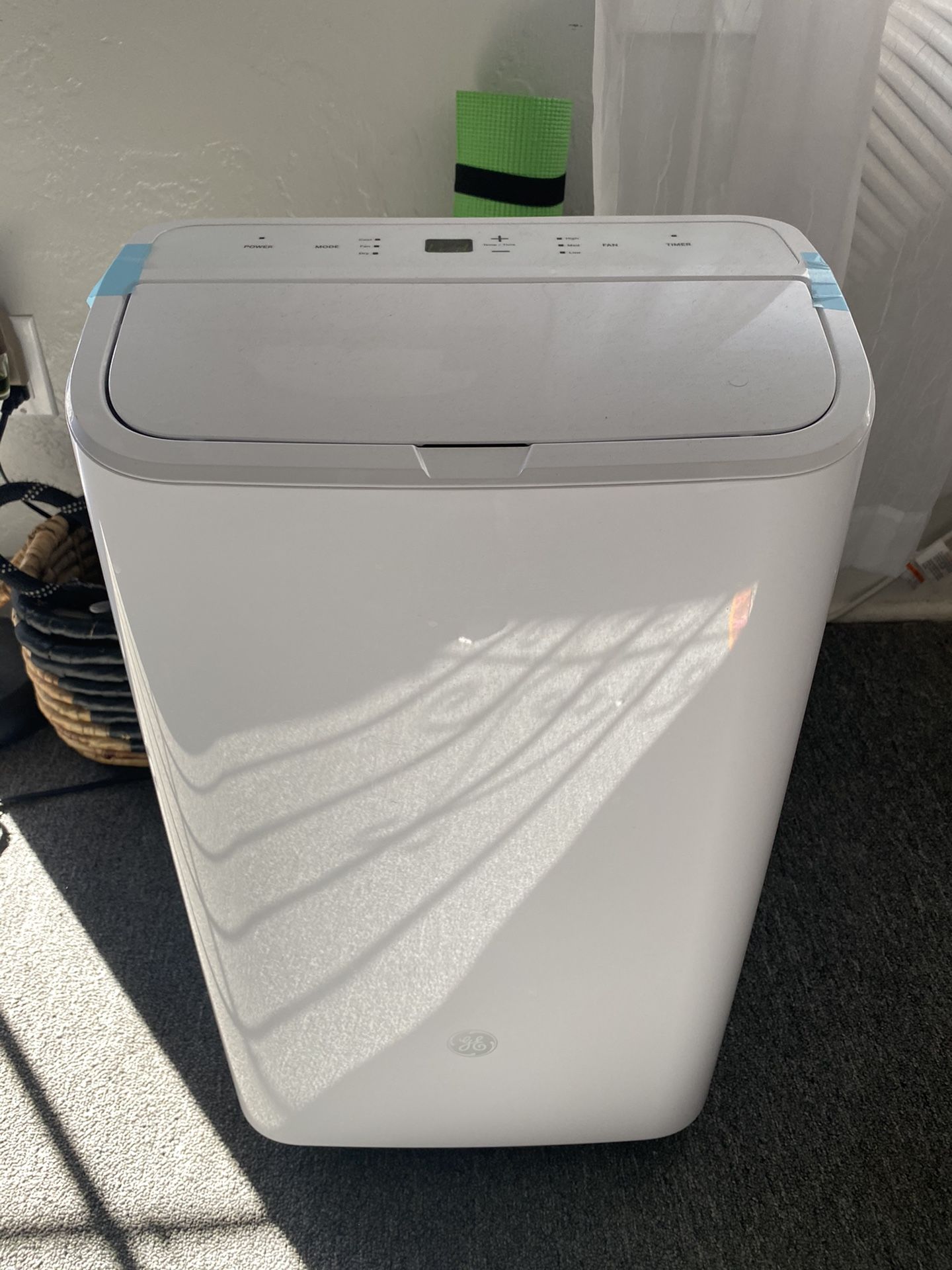 Portable Air Conditioner / Fan / Dehumidifier