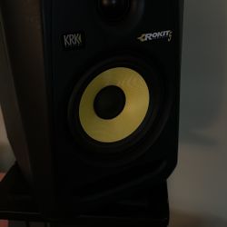 Selling  2 rokit 5 With 2 Wood Studio Monitor Stand, 36" - Pair Black