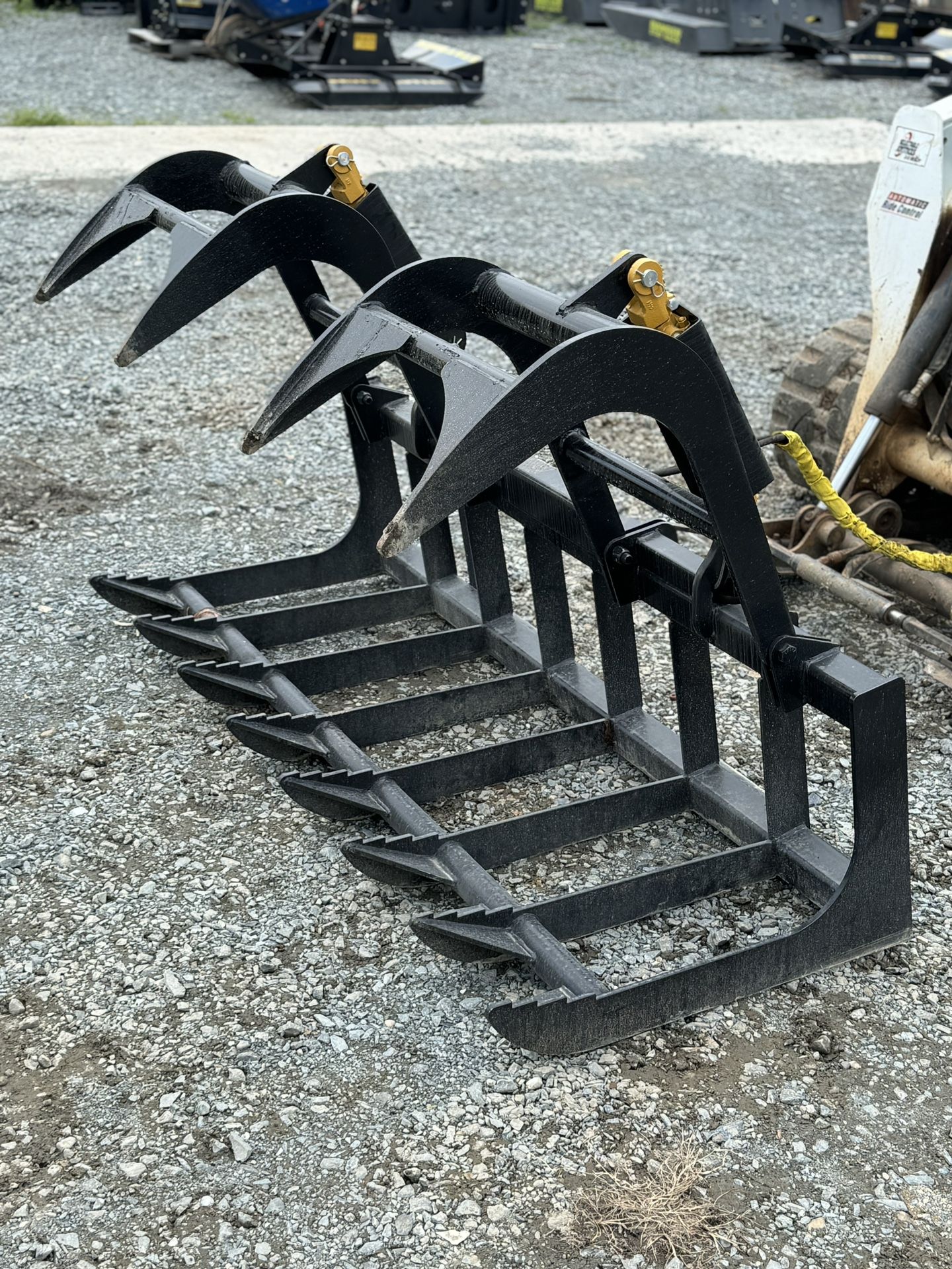 72” Root Grapple For Bobcat