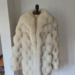Beautiful Norwegian Blue Fox Fur Coat Size S NO OFFERS 