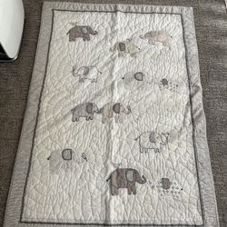 Pottery Barn Kids Organic Cotton Taylor Elephant Gray White Crib Quilt Blanket