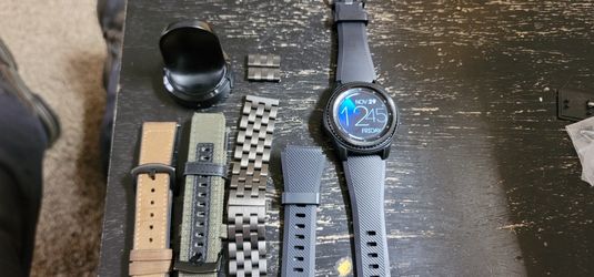 Samsung Galaxy Watch With Extra Wrist Bands