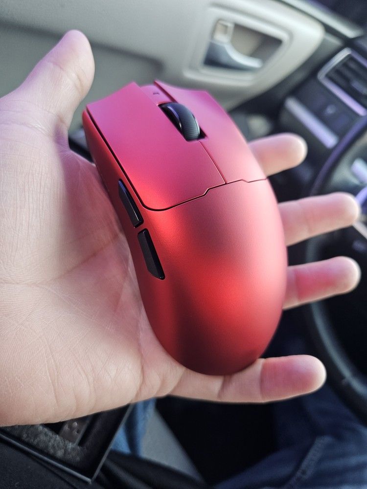 Wireless Gaming 8K Polling Gaming Mouse