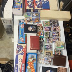 Lots And Lots Of Vintage Baseball Cards