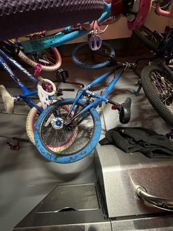 The blue bike bmx