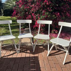 White Wood Folding Indoor/Outdoors Chairs