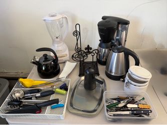 Coffee makers, small kitchen appliances