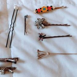 Small Lot Of Vintage/antique Hair Pins Barettes Ect