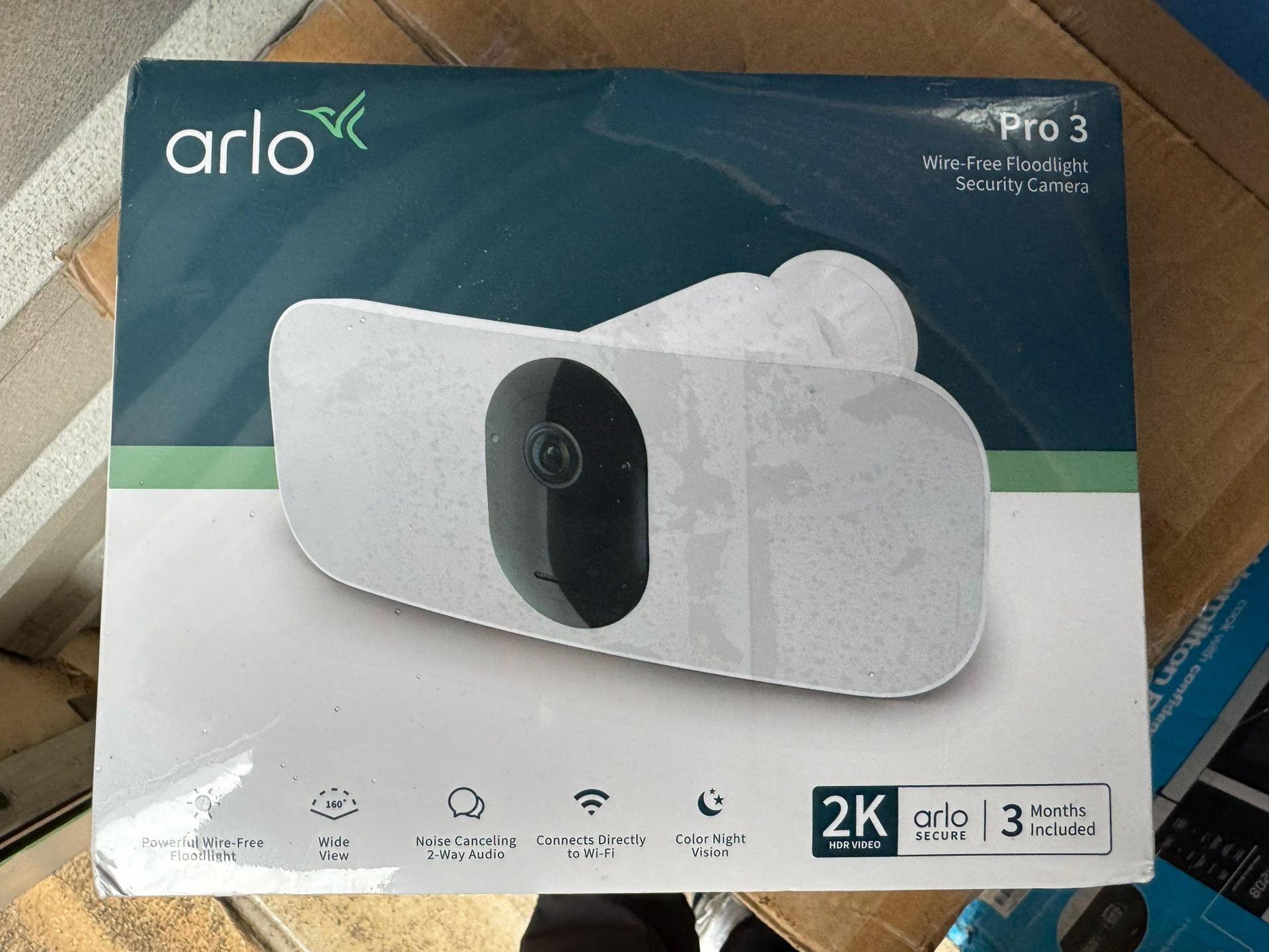 Arlo Floodlight Pro 3 Reg 250$