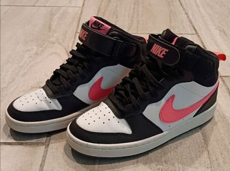 Nike borough mid size 4.5Y shoes