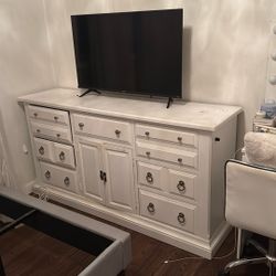 9 Drawer White Dresser 