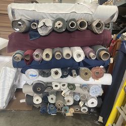 Vendo 3 pallets de material para tapiceria $3 y $4 la yarda si compran todo