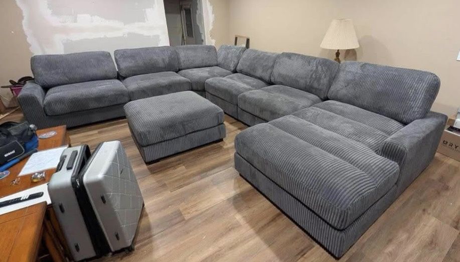 New X-Large Modular 127x164x66 Sectional Couch With Ottoman / Free Delivery