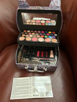 Cat case make up