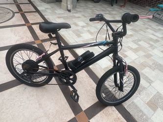 Girl’s bike