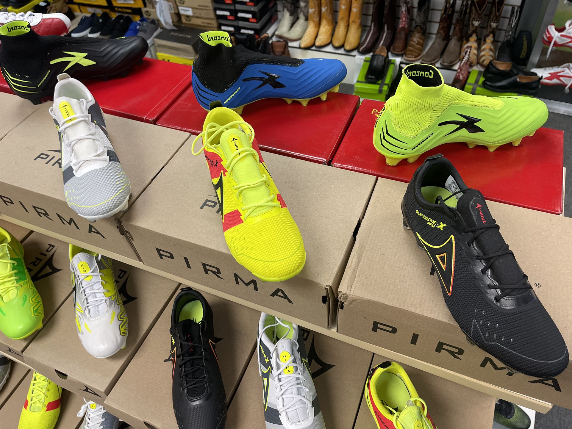Prima Profesional Soccer Cleats Size 7 To 11.5 for Sale in Buena Park, CA -  OfferUp