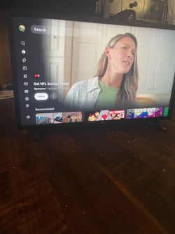 LG Flat Screen Smart TV 32inch