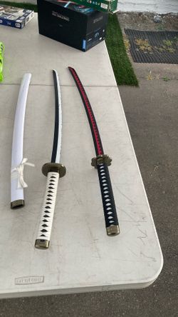 2 WOODEN KATANAS, ONE SHEATH, ONE HOLSTER