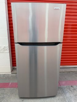 Frigidaire stainless steel Refrigerator