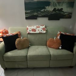 Green Reclining Couch 