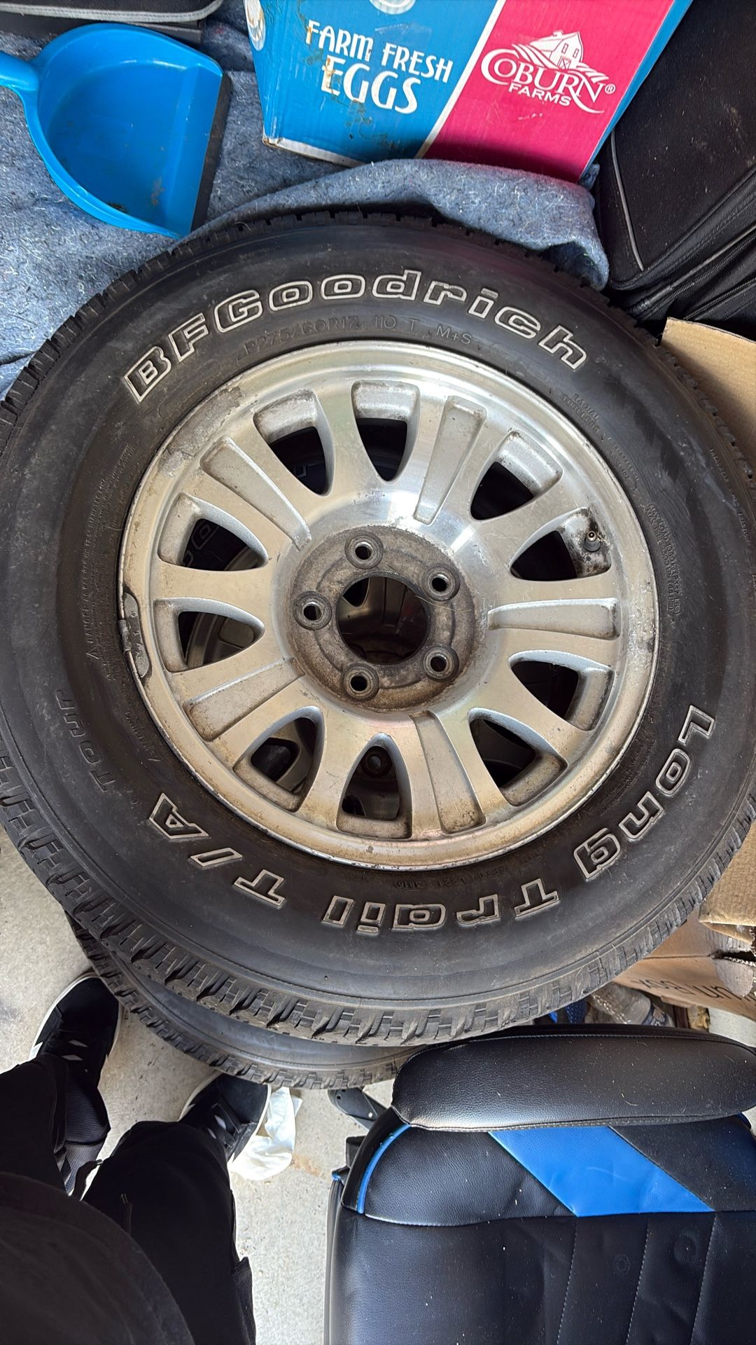 Tires 275-60R-17