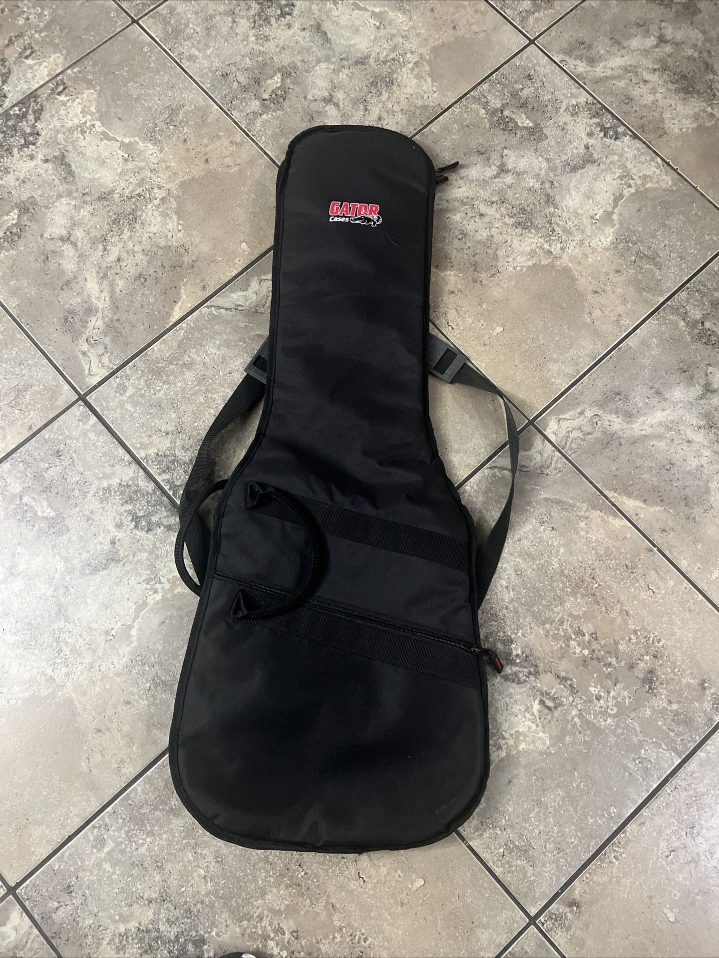 Gator GBE-CLASSIC Classical Guitar Gig Bag GF018 . Very very gently used in like new condition.