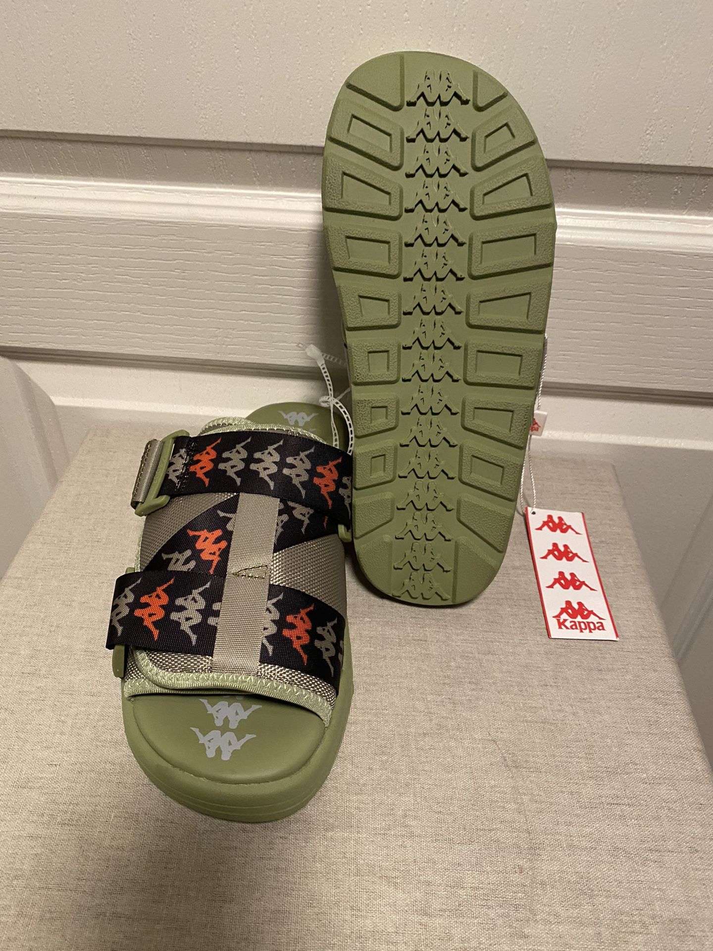 LV Sandals Size 40 , 8 Men for Sale in Buena Park, CA - OfferUp