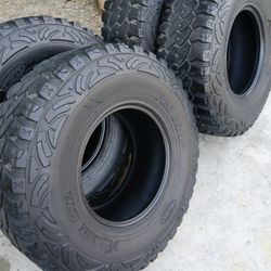 Pro Comp Tire Set 37s