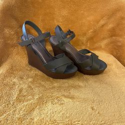 GUESS Olive Green Wedges