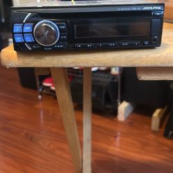 Alpine Stereo   CD receiver