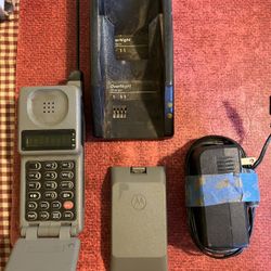 VINTAGE MOTOROLA FLIP PHONE!☎️ 